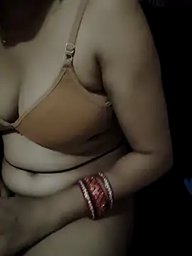 Snapshot of kaveerpooja947 chatting on 2, 5, 2026 kaveerpooja947 online show from 2, 5, 2026