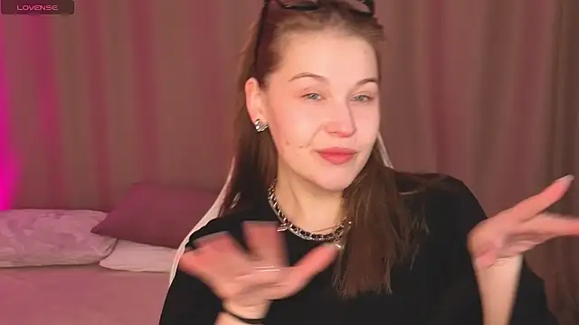 Colleen Blake online show from 5, 3, 2026