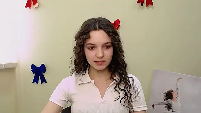  SusieSu  online show from 19, 2, 2025