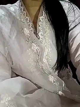 Anamika Kapoor online show from 28, 1, 2025