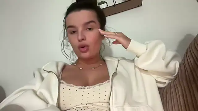 maisiesmithx online show from 5, 2, 2025