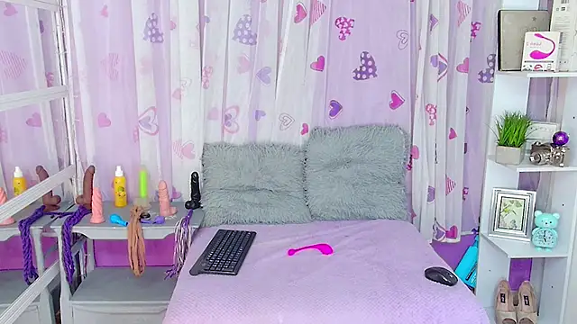 DevoniCollins online show from 7, 2, 2025