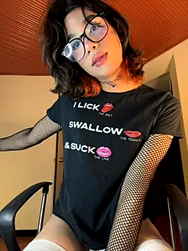 Snapshot of sue___0 chatting on 14, 9, 2025 sue   0 online show from 14, 9, 2025