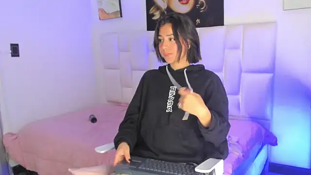 Snapshot of Antonella_Fontanna chatting on 25, 1, 2025 Antonella Fontanna online show from 25, 1, 2025