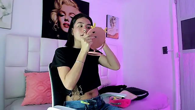 Snapshot of Antonella_Fontanna chatting on 6, 3, 2025 Antonella Fontanna online show from 6, 3, 2025