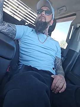 Snapshot of Beardedtattood chatting on 21, 5, 2026 Beardedtattood online show from 21, 5, 2026