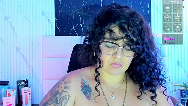 Snapshot of Reginavegaa chatting on 3, 11, 2025 Reginavegaa online show from 3, 11, 2025