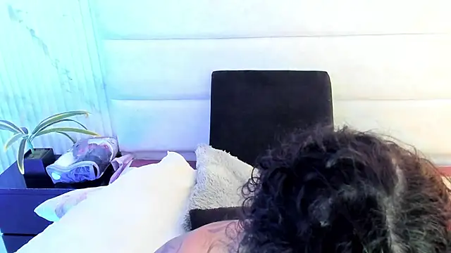 Snapshot of Reginavegaa chatting on 3, 12, 2025 Reginavegaa online show from 3, 12, 2025