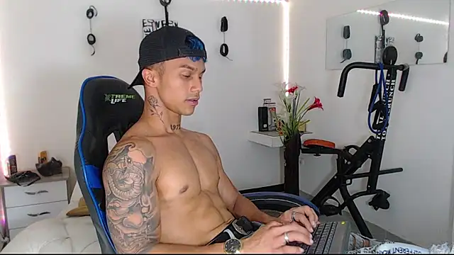 Snapshot of Leonard_Price chatting on 19, 3, 2025 Leonard Price online show from 19, 3, 2025