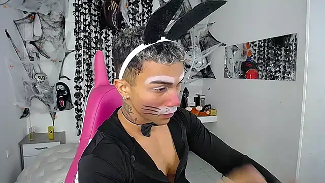 Snapshot of Leonard_Price chatting on 24, 10, 2025 Leonard Price online show from 24, 10, 2025