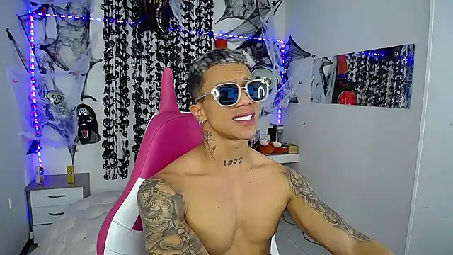 Snapshot of Leonard_Price chatting on 28, 10, 2025 Leonard Price online show from 28, 10, 2025