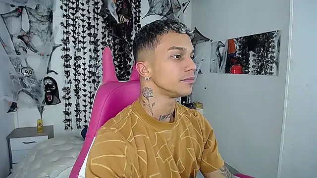 Snapshot of Leonard_Price chatting on 9, 11, 2025 Leonard Price online show from 9, 11, 2025