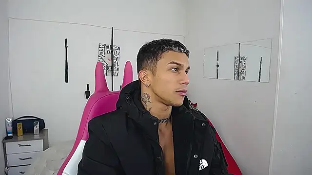 Snapshot of Leonard_Price chatting on 24, 11, 2025 Leonard Price online show from 24, 11, 2025