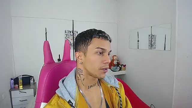 Snapshot of Leonard_Price chatting on 25, 11, 2025 Leonard Price online show from 25, 11, 2025