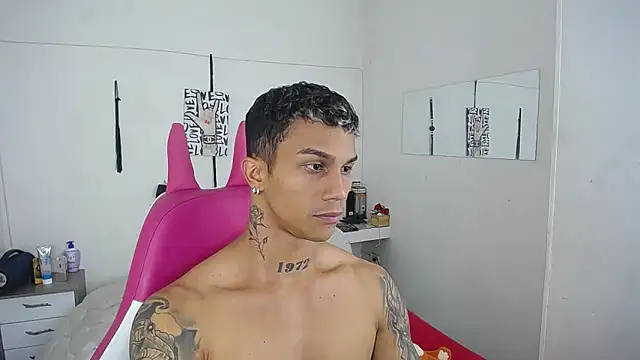 Snapshot of Leonard_Price chatting on 28, 11, 2025 Leonard Price online show from 28, 11, 2025