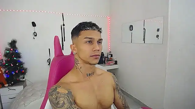 Snapshot of Leonard_Price chatting on 2, 12, 2025 Leonard Price online show from 2, 12, 2025