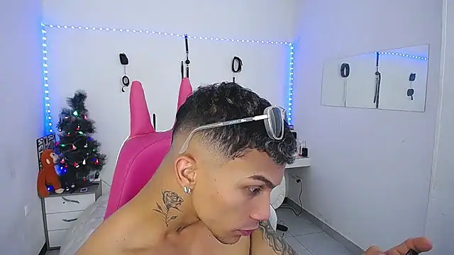 Snapshot of Leonard_Price chatting on 2, 12, 2025 Leonard Price online show from 2, 12, 2025