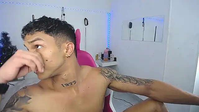 Snapshot of Leonard_Price chatting on 16, 12, 2025 Leonard Price online show from 16, 12, 2025