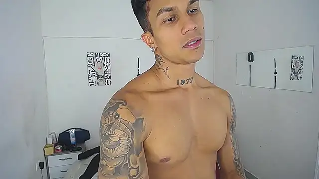 Snapshot of Leonard_Price chatting on 15, 1, 2026 Leonard Price online show from 15, 1, 2026