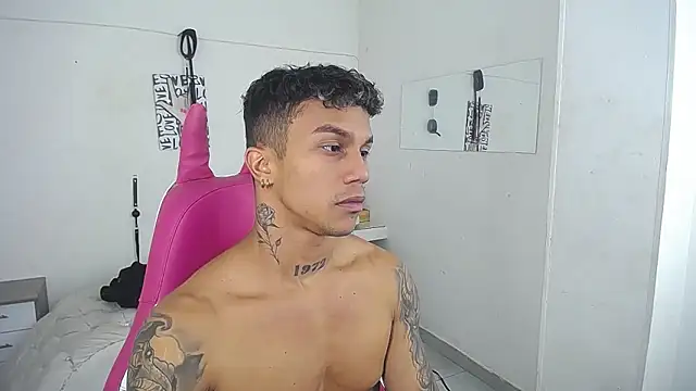 Snapshot of Leonard_Price chatting on 2, 2, 2026 Leonard Price online show from 2, 2, 2026