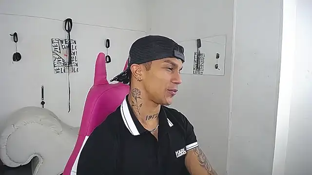 Snapshot of Leonard_Price chatting on 9, 2, 2026 Leonard Price online show from 9, 2, 2026