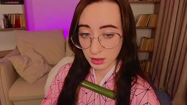 Dark Lola  online show from 1, 3, 2025