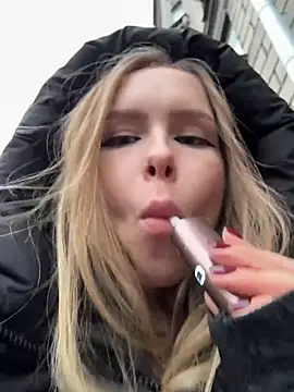 mur girl online show from 28, 11, 2025