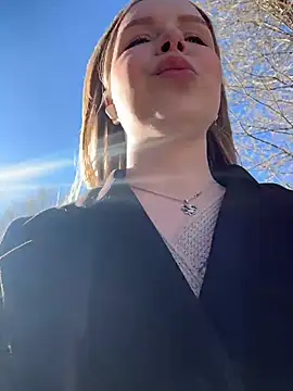 mur girl online show from 20, 4, 2026