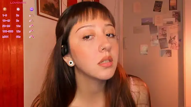 Snapshot of HeyTati chatting on 4, 3, 2026 HeyTati online show from 4, 3, 2026