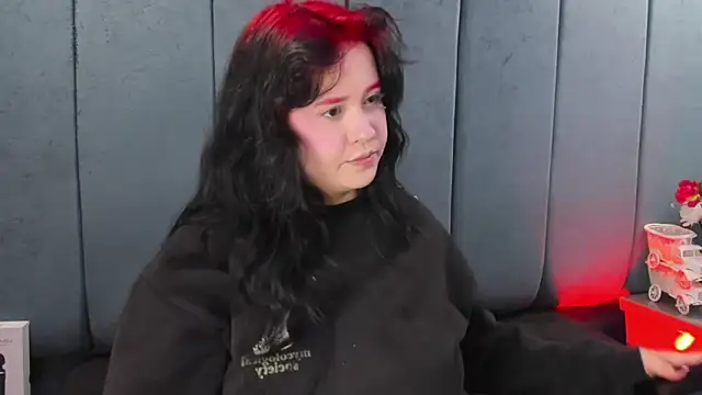 Snapshot of Victoria_Rossy chatting on 9, 5, 2026 Victoria Rossy online show from 9, 5, 2026
