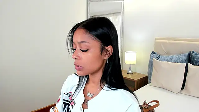 natali henao online show from 15, 9, 2025