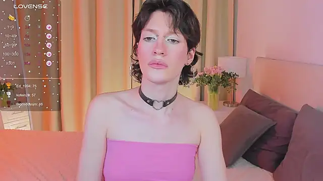 Kolette Gray online show from 6, 3, 2025