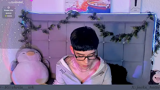 Snapshot of jacks_hotter chatting on 4, 7, 2026 jacks hotter online show from 4, 7, 2026