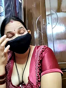 lalitha225 online show from 4, 1, 2025