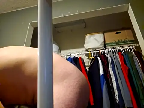 Spunwhiteboy1992 online show from 5, 12, 2025