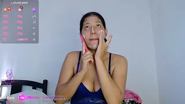 Snapshot of evaluna_horny_ chatting on 5, 3, 2025 evaluna horny online show from 5, 3, 2025