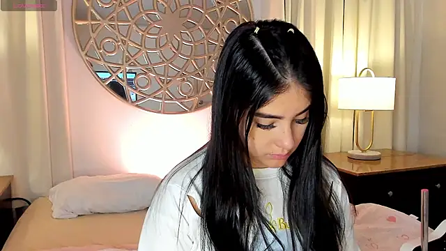 Snapshot of Belliinda_21 chatting on 13, 7, 2026 Belliinda 21 online show from 13, 7, 2026