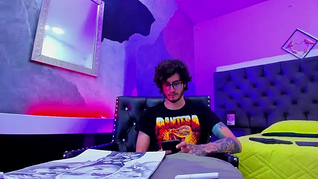 Loggan donnelly online show from 12, 12, 2024