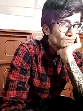 Loggan donnelly online show from 31, 3, 2026