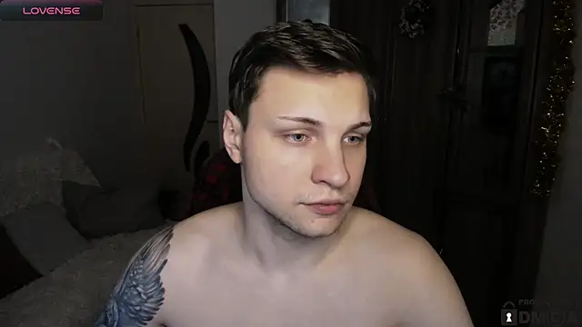 handsome guy01 online show from 18, 12, 2025