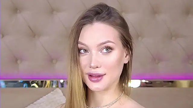 ViolaFlirt online show from 8, 1, 2025