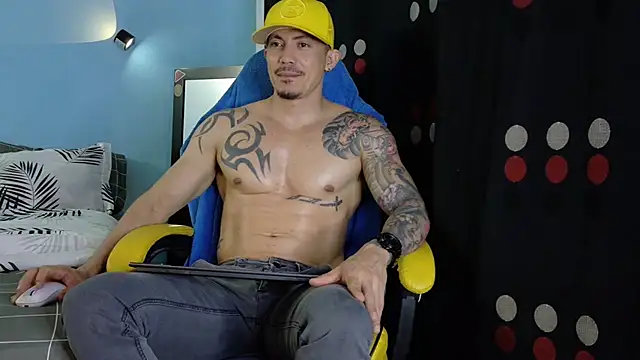 Snapshot of Alex_motta chatting on 7, 6, 2026 Alex motta online show from 7, 6, 2026