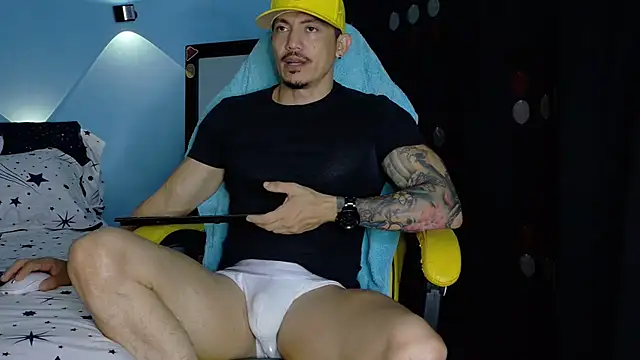 Snapshot of Alex_motta chatting on 13, 7, 2026 Alex motta online show from 13, 7, 2026