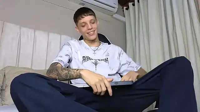 Snapshot of Adam_hard_ chatting on 11, 9, 2025 Adam hard online show from 11, 9, 2025