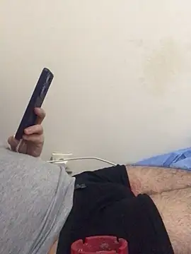 Snapshot of cshn001 chatting on 2, 2, 2025 cshn001 online show from 2, 2, 2025