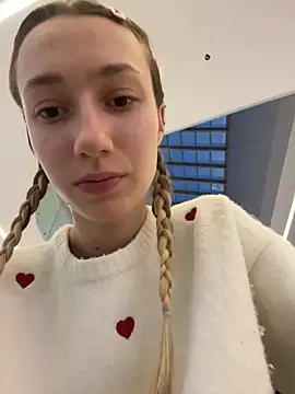 Lia  Love online show from 16, 12, 2025