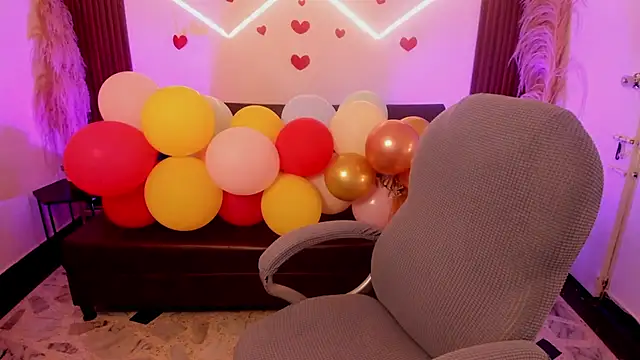 lunaalynch online show from 21, 4, 2026