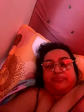 GiaNahomi online show from 2, 12, 2024