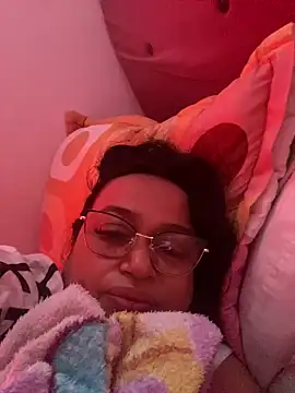 GiaNahomi online show from 4, 12, 2024