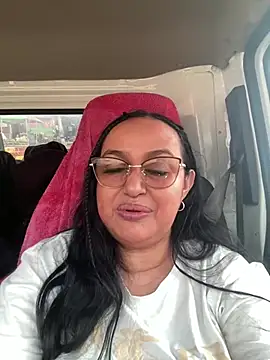GiaNahomi online show from 12, 12, 2024